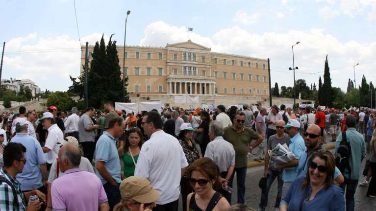 Xιονοστιβάδα απεργιών για το «σοκ» του ασφαλιστικού
