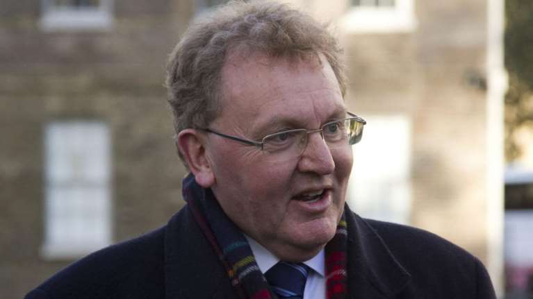 Συντηρητικός υπουργός του Κάμερον δήλωσε ότι εlναι gay