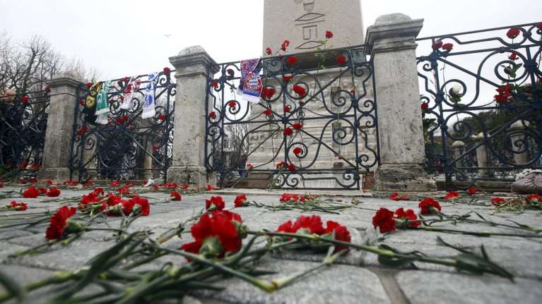 Νταβούτογλου: Ο βομβιστής μπήκε στην Τουρκία ως πρόσφυγας