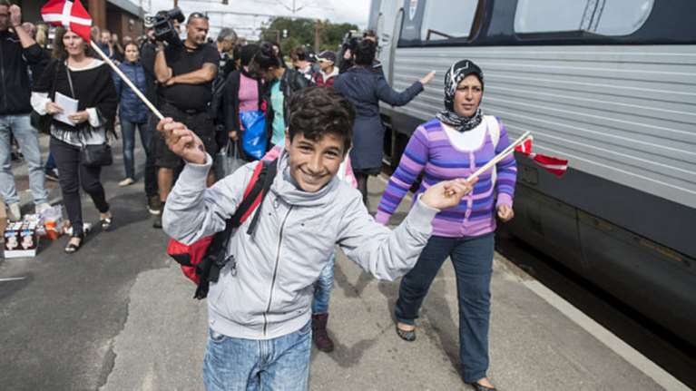 Μαθήματα συμπεριφοράς στους πρόσφυγες θα κάνει η Δανία