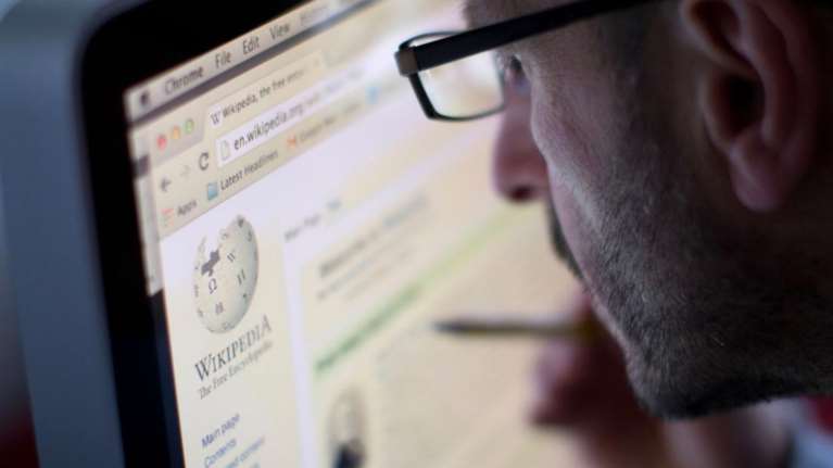 Τα μυστικά και οι άγνωστοι συγγραφείς του Wikipedia