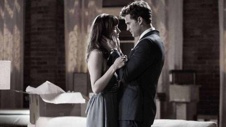 Στις «Αποχρώσεις του γκρι» όλα τα Χρυσά Βατόμουρα