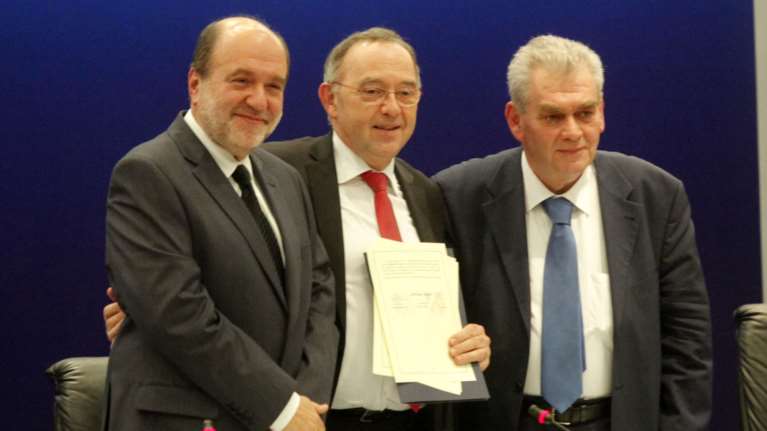 Υπέγραψαν μνημόνιο για την καταπολέμηση της φοροδιαφυγής