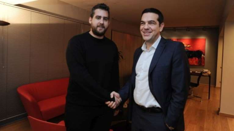 Ο ράπερ γραμματέας της νεολαίας του ΣΥΡΙΖΑ βόλεψε το σόι του