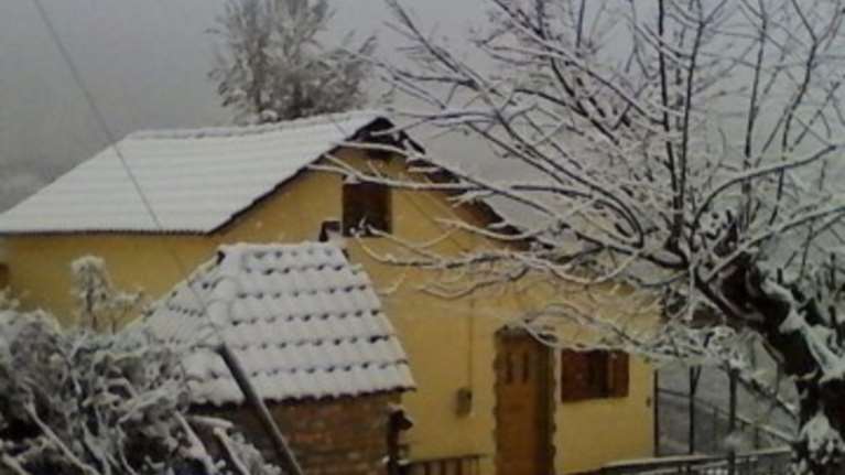 Με χιόνια ξύπνησε σήμερα η Ορεινή Ναυπακτία!