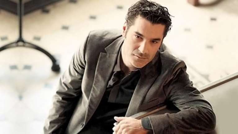 Χριστόφορος Παπακαλιάτης: Από ηθοποιός και σκηνοθέτης θα γίνει... καφετζής