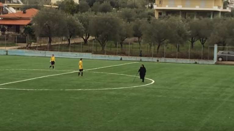 Η φοβερή γιαγιά αποκαλύπτει: Γιατί διέκοψα τον αγώνα