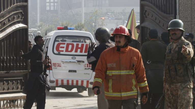 Oι Ταλιμπάν πίσω από το μακελειό στο πανεπιστήμιο στο Πακιστάν