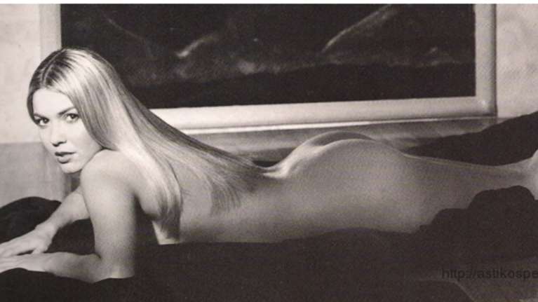 Χριστίνα Παππά: Δεν μετανιώνω για τις γυμνές φωτογραφήσεις μου