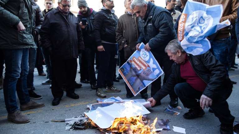 Εκρηκτικό το κλίμα για την κυβέρνηση σε όλη την Ελλάδα