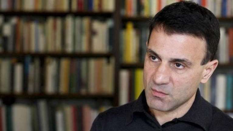 Λαπαβίτσας:Ο Τσίπρας θα πληρώσει το 2016 τον πολιτικό τυχοδιωκτισμό του