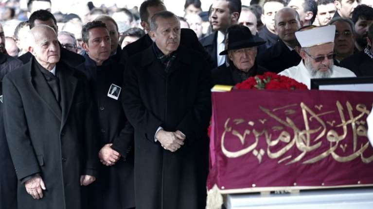 Τελευταίο αντίο στον τούρκο μεγιστάνα Μουσταφά Κοτς