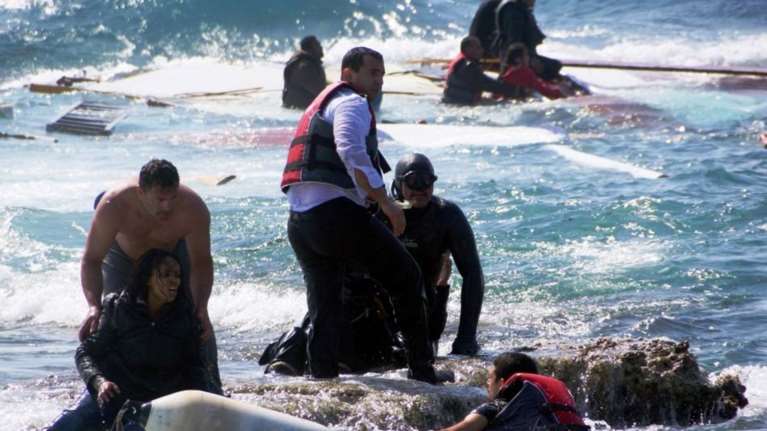 Στις 300 χιλ οι υπογραφές για το Νόμπελ στους νησιώτες