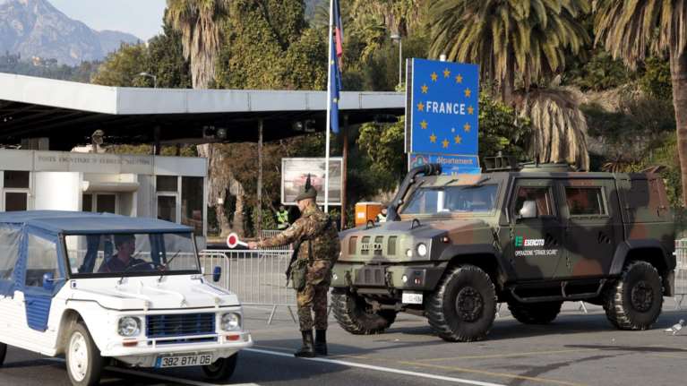 Διετής αναστολή της Σένγκεν, ασφυκτική πίεση στην Αθήνα