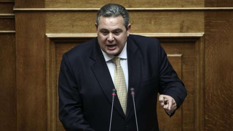 Πως ο Καμμένος «ξέχασε» στη Βουλή τον Κώστα Καραμανλή