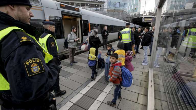 Η Σουηδία προχωρά σε απέλαση 80.000 μεταναστών