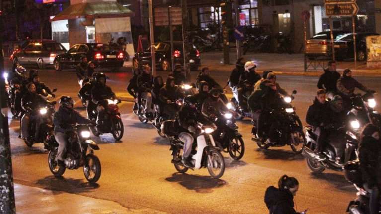 Τον πέρασαν για χούλιγκαν, αλλά γύριζε από το ...μαιευτήριο