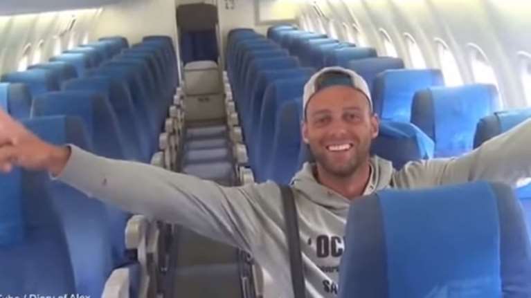 28χρονος απέκτησε δικό του...αεροπλάνο με εισιτήριο τουριστικής video