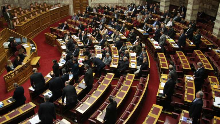 Ολη η εκρηκτική συζήτηση για τις τηλεοπτικές άδειες