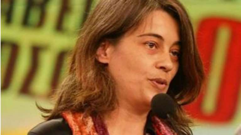 Η αμφιλεγόμενη σκηνοθέτις που ανέβασε Ξηρό στο Εθνικό