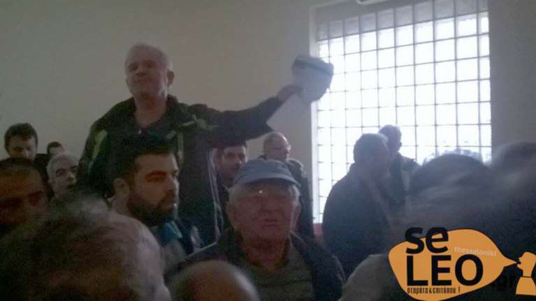 Μέλη του ΣΥΡΙΖΑ ήρθαν στα χέρια με οργισμένους αγρότες