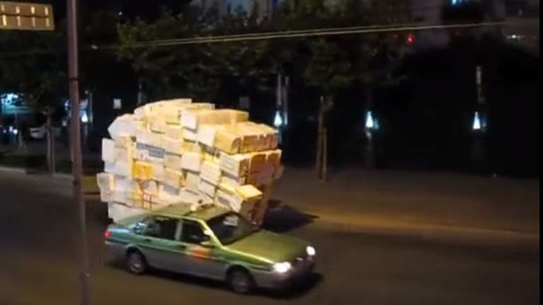 Έτσι κάνουν delivery στην Σανγκάη