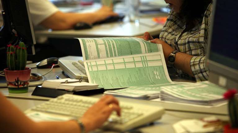 Τα νέα έντυπα της Εφορίας για επαγγελματίες και ενοίκια