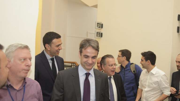 Μητσοτάκης : Θα συμβάλλουμε για λύσεις στο προσφυγικό, είναι θέμα εθνικό