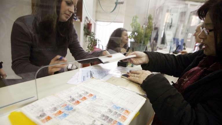 ΑΔΕΔΥ: Κούρεμα έως 35% στις συντάξεις- Παραδείγματα