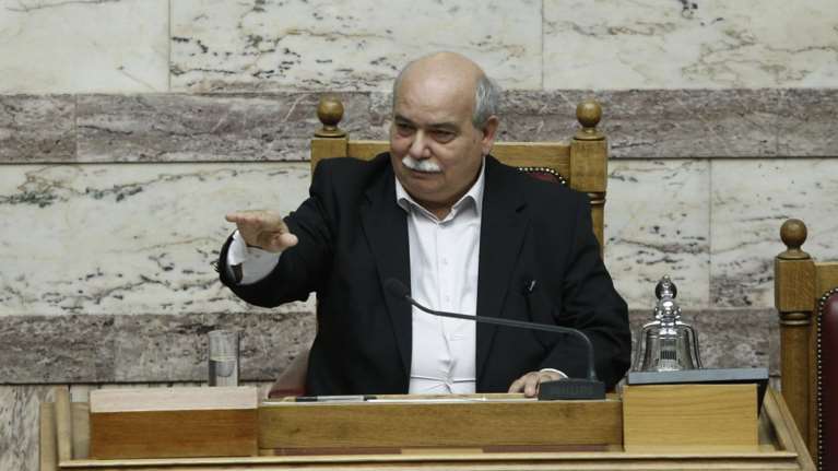 Προαναγγέλλει κλείσιμο καναλιών ο πρόεδρος της Βουλής