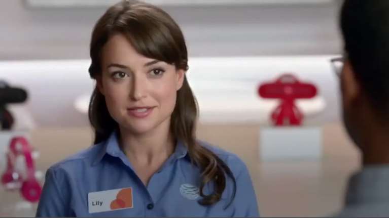 Από πρωταγωνίστρια σε διαφημίσεις, σήμερα στο πλευρό των προσφύγων