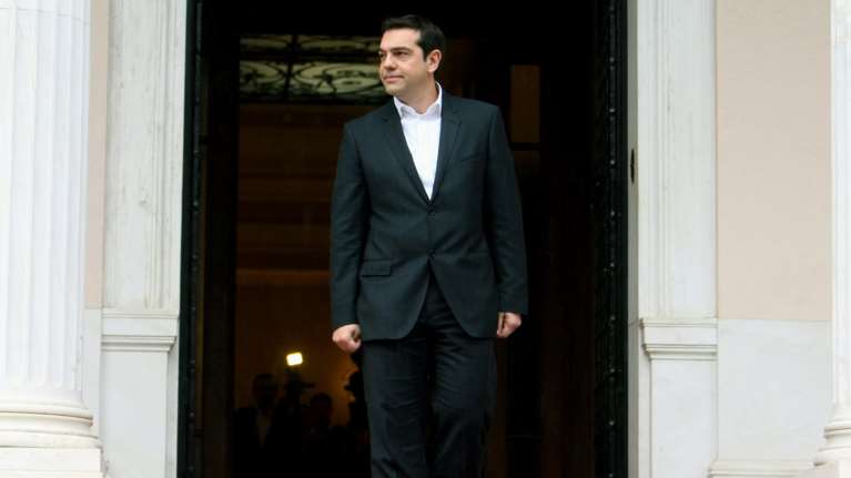 Η κυβέρνηση σε παραζάλη μεταξύ κοινωνίας και δανειστών