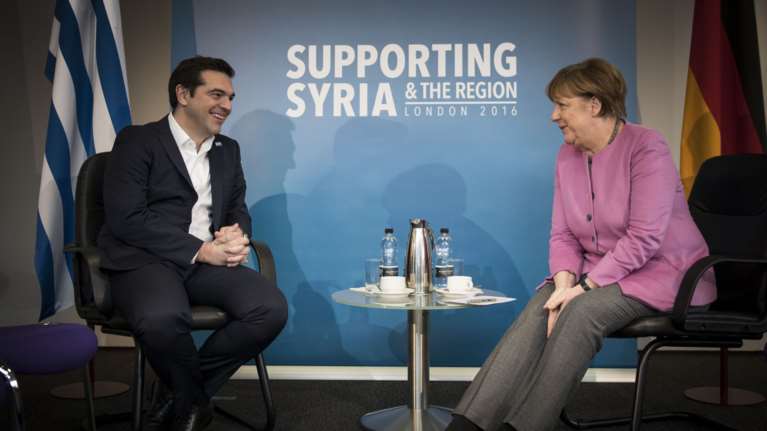 Η Μέρκελ το ξεκόβει στον Τσίπρα: Μίλα στους Θεσμούς