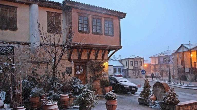 Στα λευκά ξύπνησε σήμερα η Χαλκιδική!