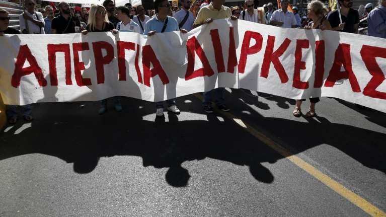 «Πόρτα» διαρκείας στον Κατρούγκαλο από τους επιστημονικούς φορείς