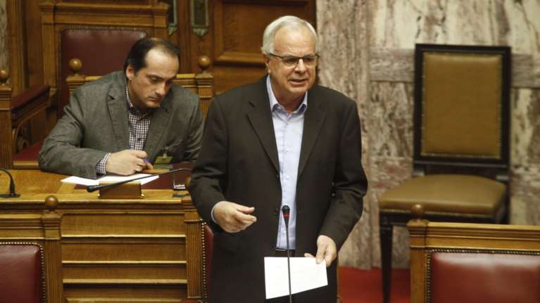 Αποστόλου στη Βουλή: Οι Γάλλοι αγρότες είδαν πάντως τον Ολάντ!