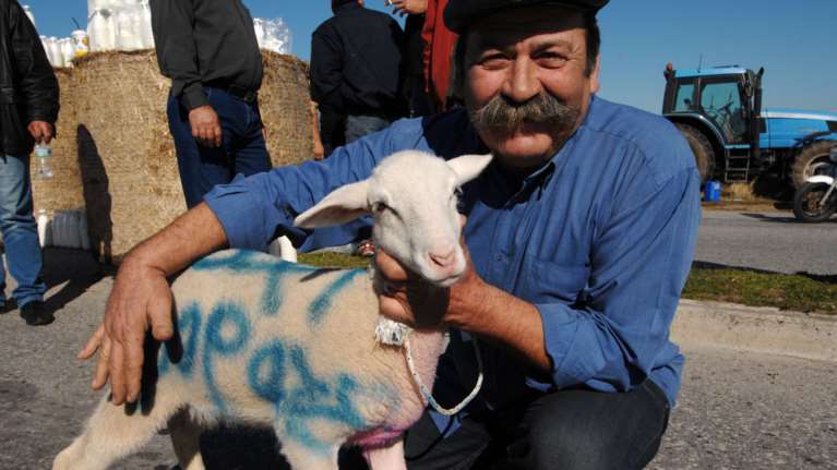 Αγρότες: Θα μπούμε στην Αθήνα με ...ζώα και τρακτέρ