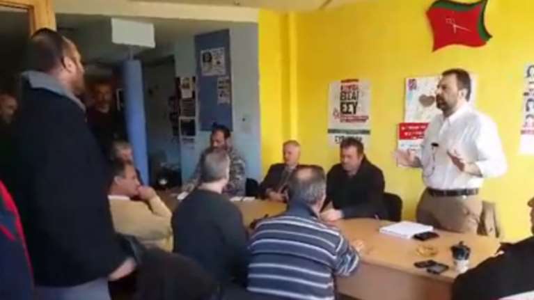 Oμάδα αγροτών εισέβαλε στα γραφεία του ΣΥΡΙΖΑ στη Σπάρτη