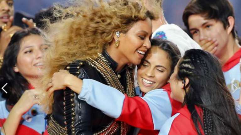 Το φαντασμαγορικό σώου της Beyonce και του Bruno Mars