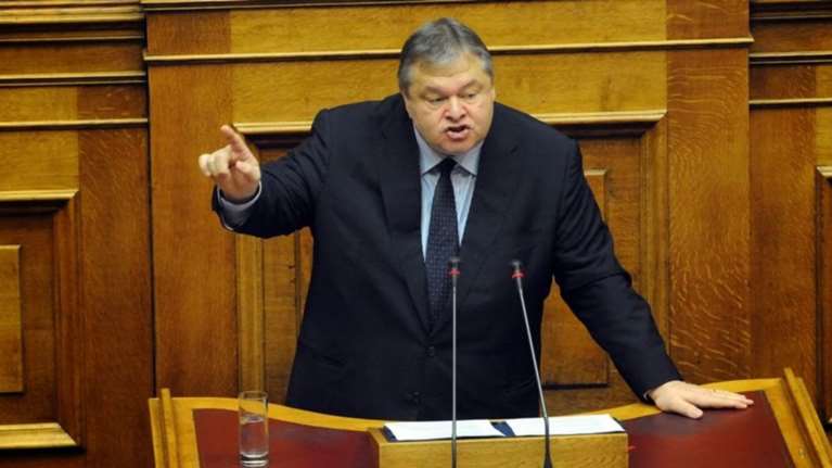 Βενιζέλος: Η κυβέρνηση έχει απλώσει πολύ τον τραχανά