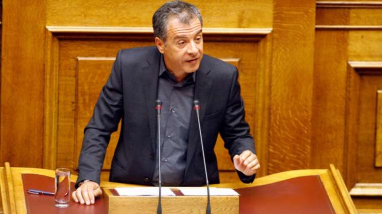 Θεοδωράκης: Ευνοείτε παζάρια με καναλάρχες