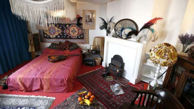 Μουσείο έγινε το διαμέρισμα του Τζίμι Χέντριξ στο Λονδίνο - φωτό -