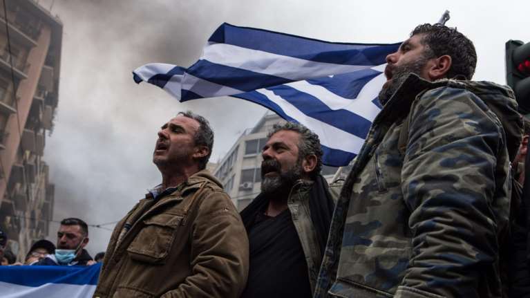 Στο λαβύρινθο των μπλόκων: Το Μαξίμου ψάχνει για διέξοδο