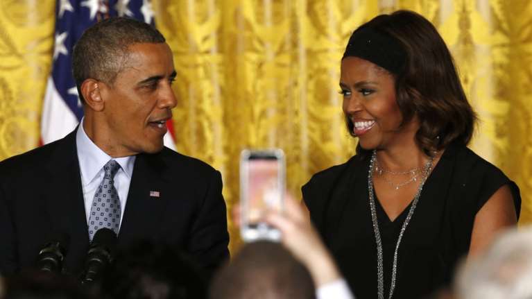 Τα on air γλυκόλογα του Ομπάμα στη Μισέλ:  απολαυστικό βίντεο