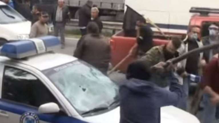 Συνελήφθη ο «αγρότης» που έσπασε περιπολικό στο Χαϊδάρι