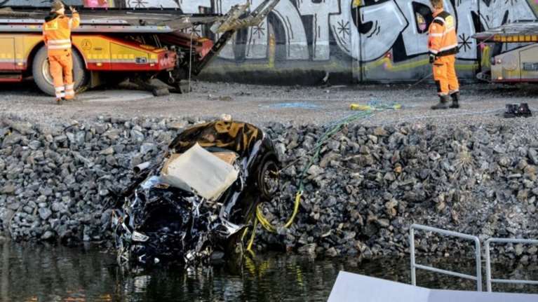 Σκοτώθηκαν σε τροχαίο όλα τα μέλη του συγκροτήματος Viola Beach