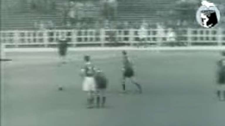 Η πρώτη εκτέλεση πέναλτι με πάσα πριν από Κρόιφ &amp; Μέσι