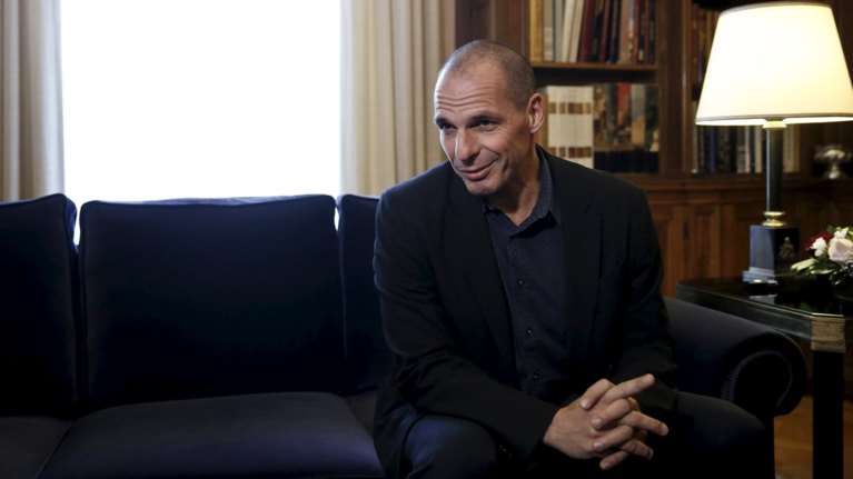 Γιάνης Bαρουφάκης: Εγώ και ο Μπέρνι Σάντερς έχουμε απίστευτες ομοιότητες