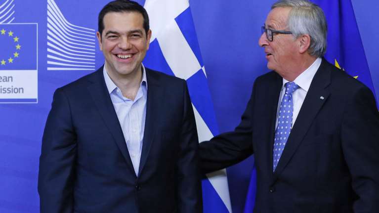 Η κυβέρνηση συνδέει πάλι το προσφυγικό και αξιολόγηση