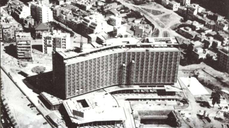 Στο TheTOC σπάνιες φωτογραφίες από τις εποχές χλιδής του Hilton Αθήνας